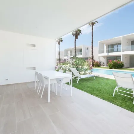 Apartment Palms *