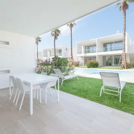 Apartment Palms *